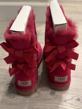UGG Bailey Bow Hot Pink Suede Boots Women's US 6 Brand New in Box